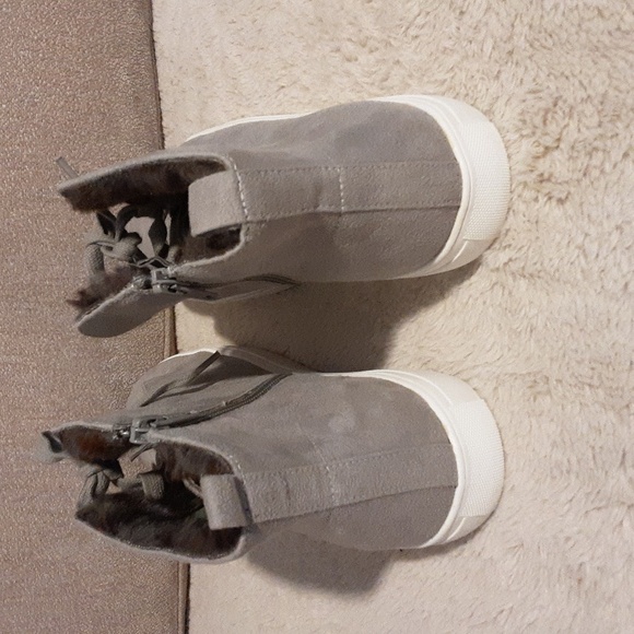 Coconuts by Matisse Women's Light Gray High-Top Sneakers - Picture 8 of 8